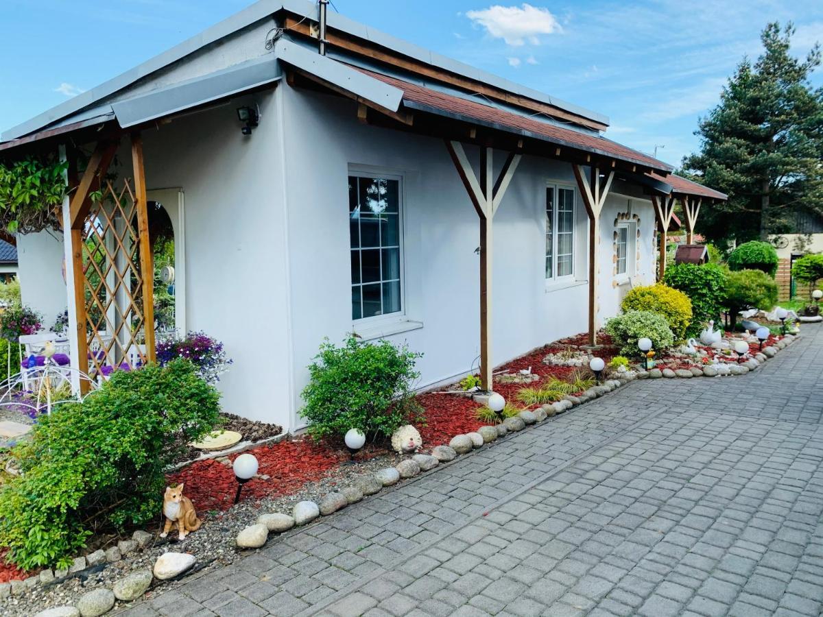 Apartament Rodzinny Z Ogrodem Cieszyn  Esterno foto
