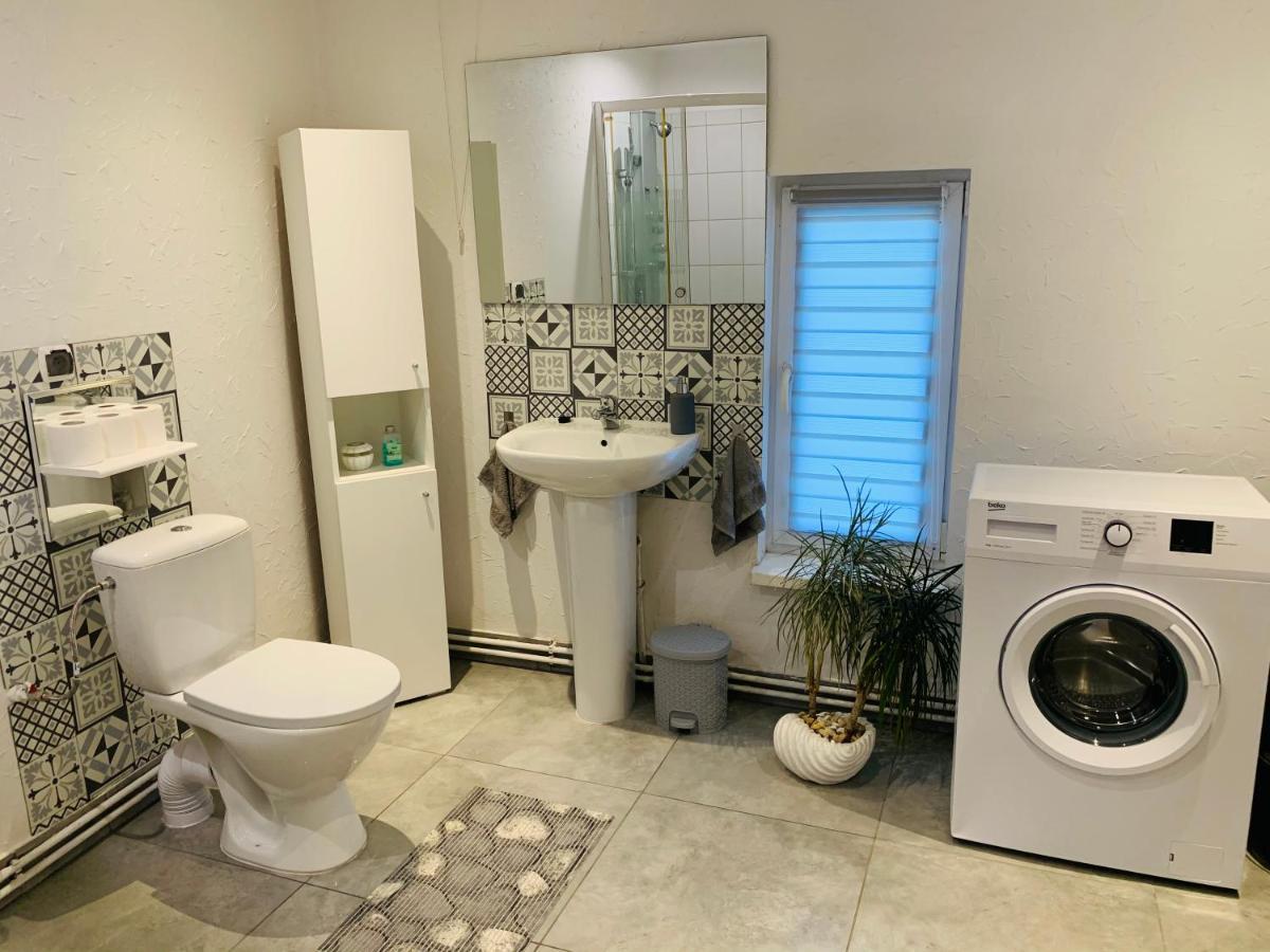 Apartament Rodzinny Z Ogrodem Cieszyn  Esterno foto